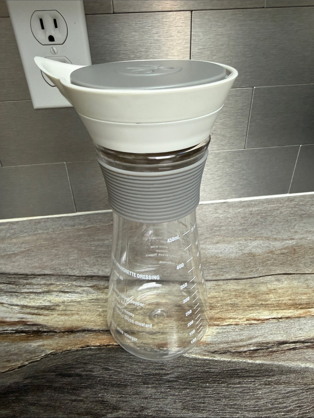 Pampered Chef Measure Mix n Pour